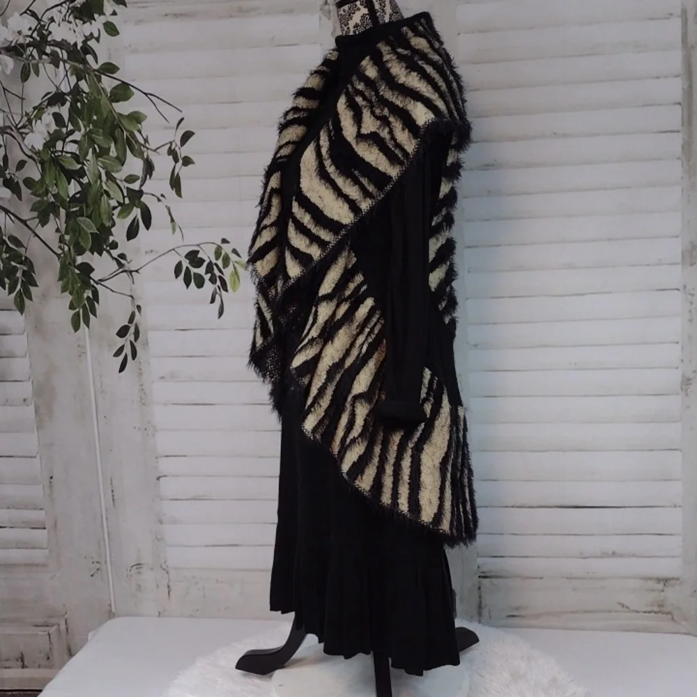 Sioni Wool Blend Animal Print Sweater Vest, Size PL/PXL - Picture 10 of 10
